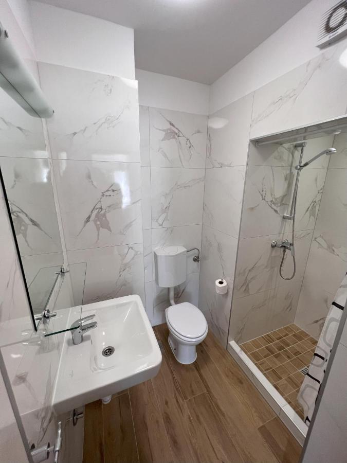 Apartmani Palme Funtana Exterior foto