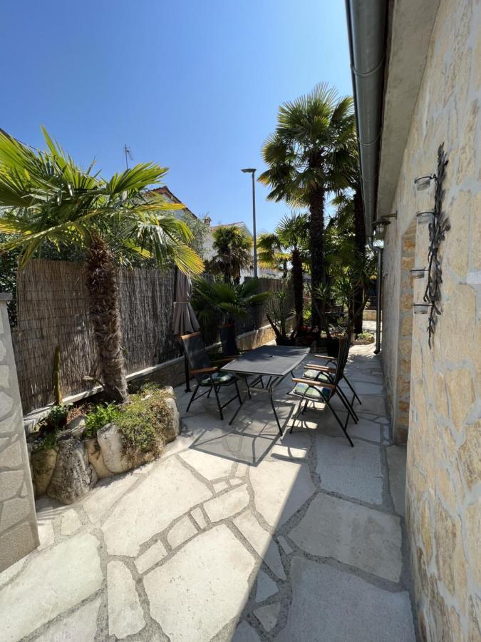 Apartmani Palme Funtana Exterior foto